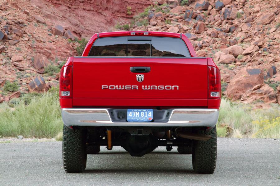  Dodge Ram Power Wagon Quad Cab 2005 года  (фото 12 из 61)